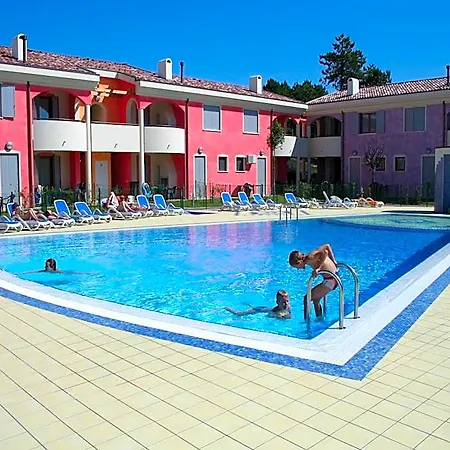 Hotel In Residen With Swimming Pool In - By Beahost