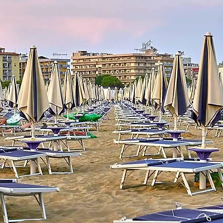 In Residen With Swimming Pool In - By Beahost 3* Bibione